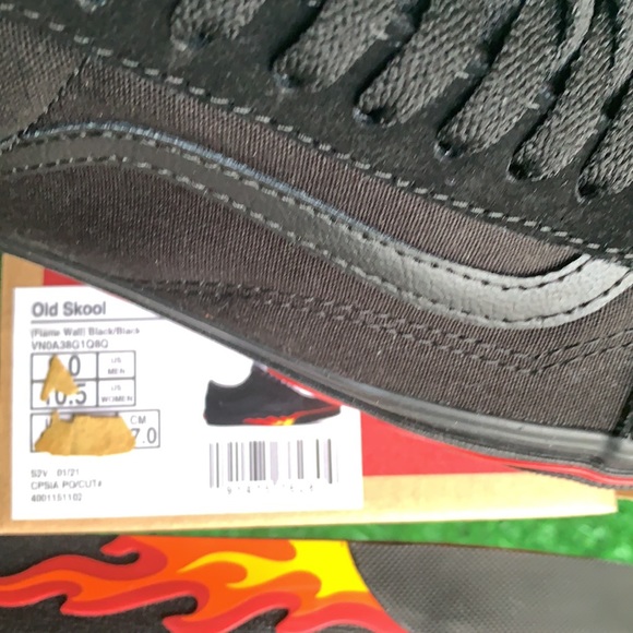 VANS MEN’S OLD SKOOL FLAME WALL Black/Black Old Skool
(Flame Wall)
VN0A38G1Q8Q - Picture 16 of 16